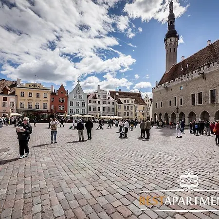 Best - Raekoja Square * Tallin